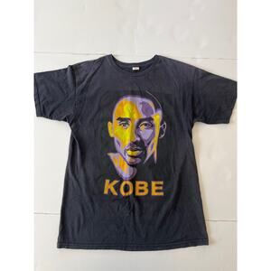 Kobe Bryant Lakers 24 OTC T-Shirt Men M Black Portrait Graphic Print Basketball